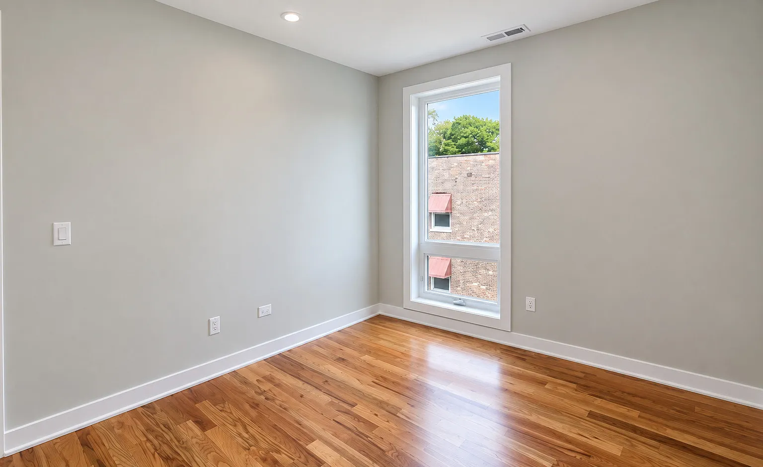 3 bed, 1300 sqft, $2,383 — Photo 4