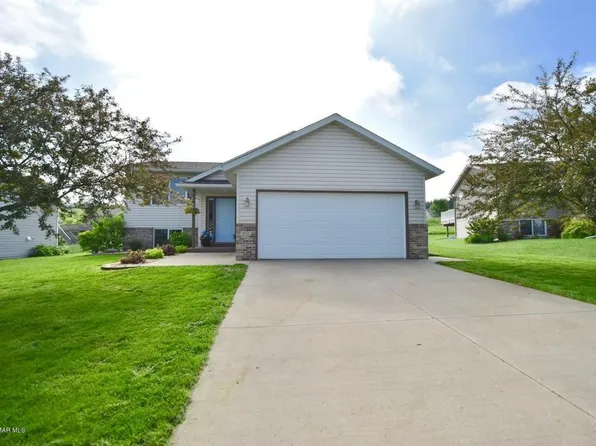 822 19th St E, Zumbrota, MN 55992