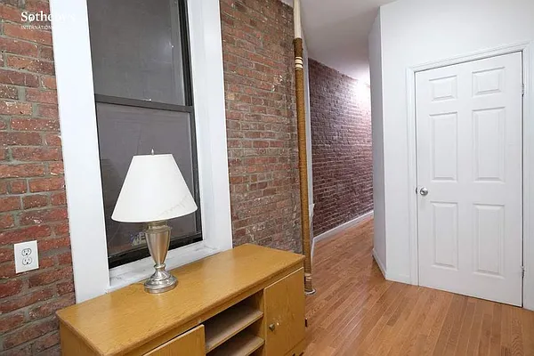 Rented by Sotheby's International Realty | media 22