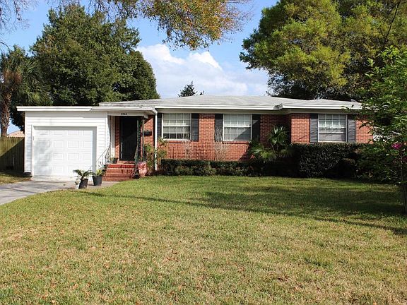 3rd image of 5944 Woodside Dr