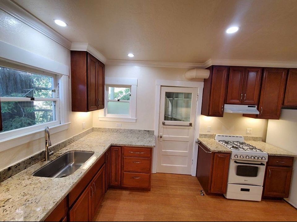 2nd image of 402 Mendocino St #402