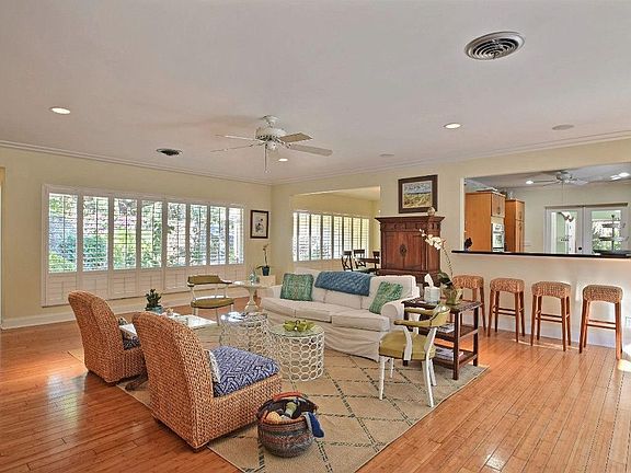 4th image of 4112 Shoreland Dr