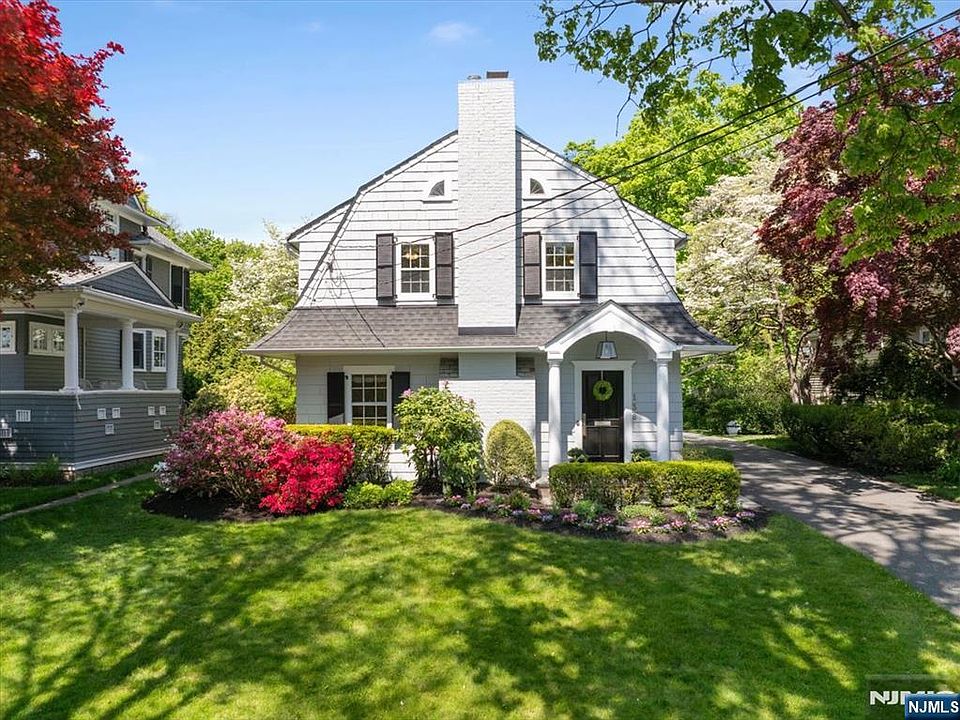 1st image of 138 Melrose Pl