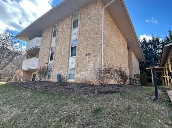 5260 Crossbow Cir Unit 1B, Roanoke, VA 24018