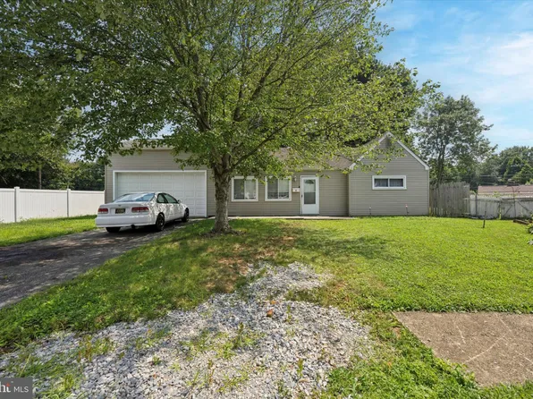 6 Oxford Ct, Wilmington, DE 19805