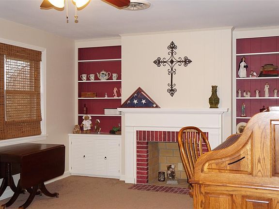 3rd image of 1001 Fairlane Dr