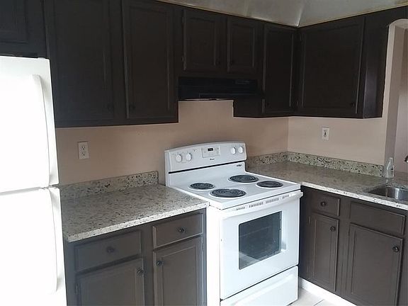 4th image of 10323 NW 33rd St