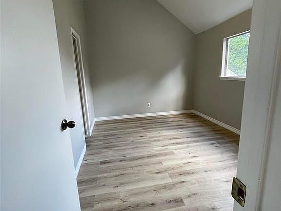4th image of 6430 Ludington Dr