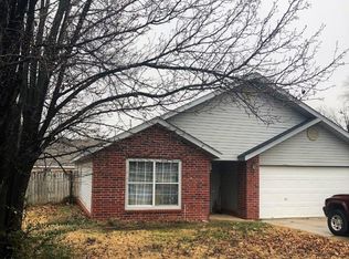 670 Sarah Pl, Centerton, AR 72719