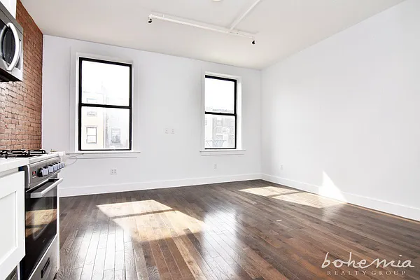 Rented by Bohemia Realty Group | media 2