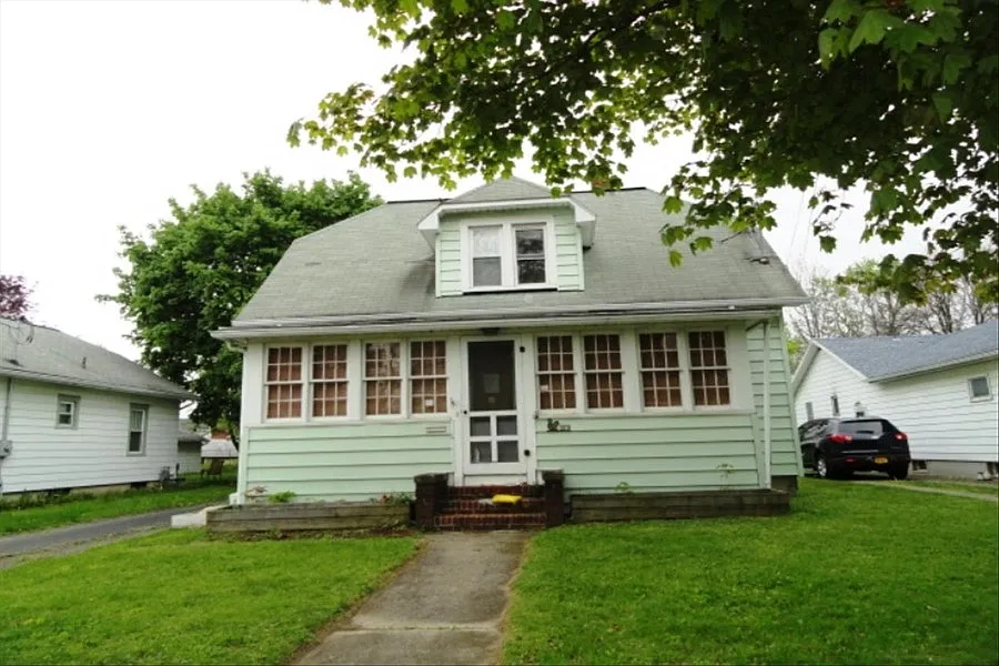 819 South Ave photo 1
