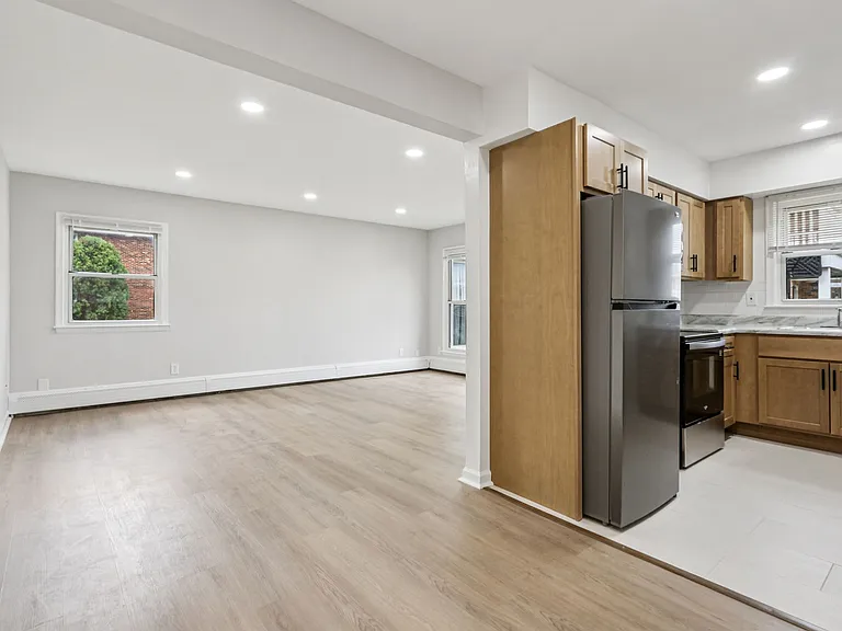 Galloway Court Apartments — Photo 8