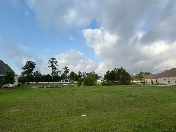 716 Night Heron Ln, Madisonville, LA 70447