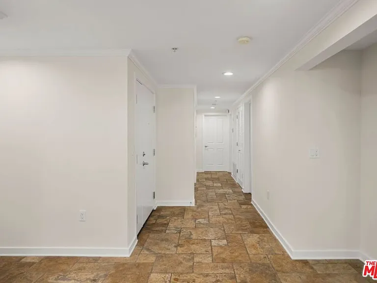 10616 Kinnard Ave #101 — Photo 16
