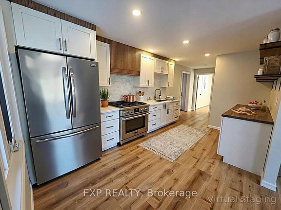 5th image of 71 Lakeshore Rd E