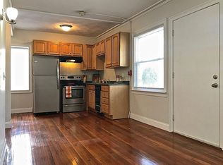 Oaklawn Ave, Cranston, RI 02920