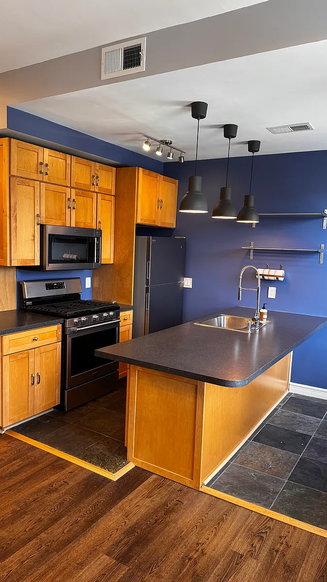 Building Photo - 5314 Butler St #2