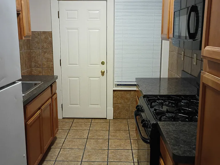 1475 Crawford Rd #4 — Photo 14