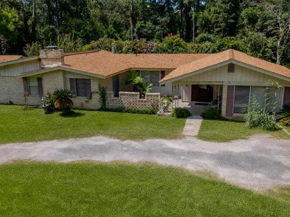 433 W Laurelia Rd, Corrigan, TX 75939