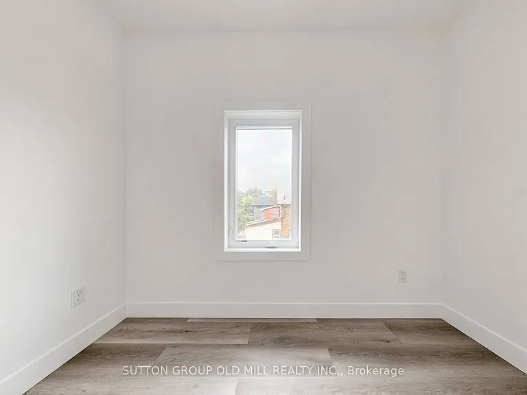 1927 Lawrence Ave W #4 — Photo 12