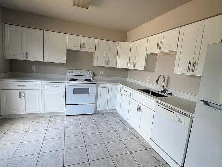 5483 Decatur St — Photo 3