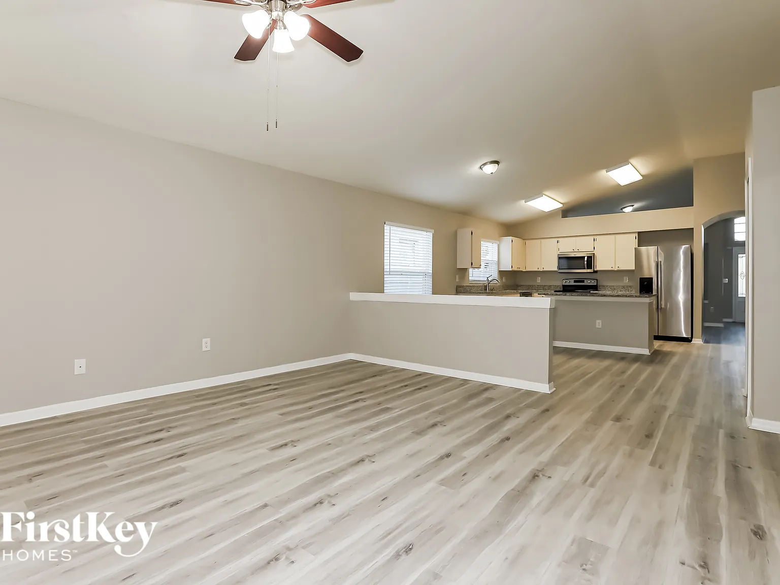 3 bed, 2.0 bath, 1955 sqft, $2,430 — Photo 2
