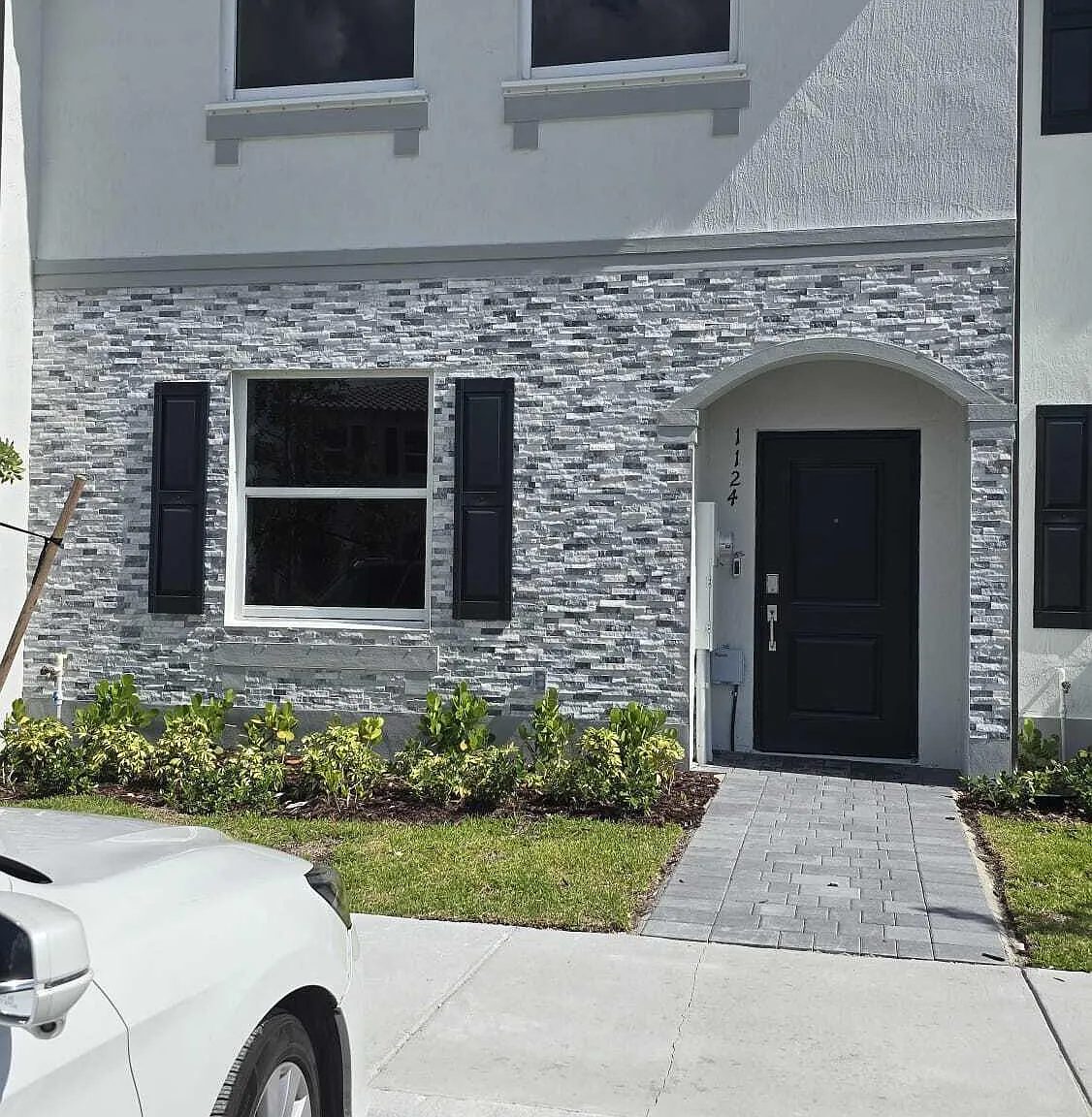 3 bed, 2.5 bath, 1574 sqft, $2,500 — Photo 1