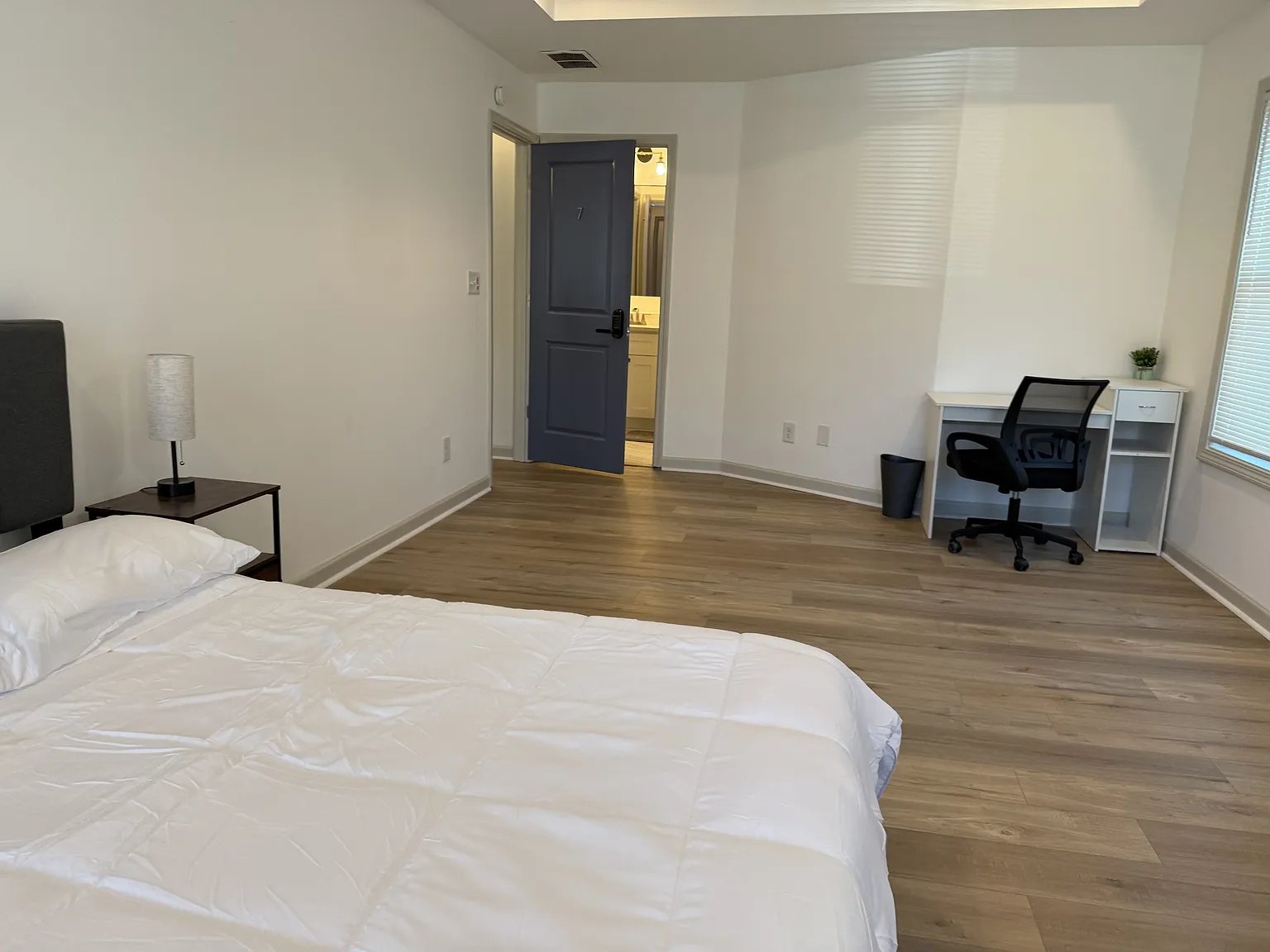 2206 Loring Court - 4 — Photo 4