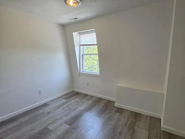 4 Pearl St #5 — Photo 9