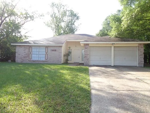 3 bed, 2.0 bath, 1570 sqft, $1,500 — Photo 2