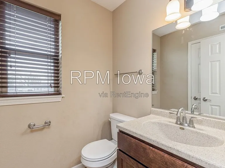 320 E 5th St #E — Photo 13