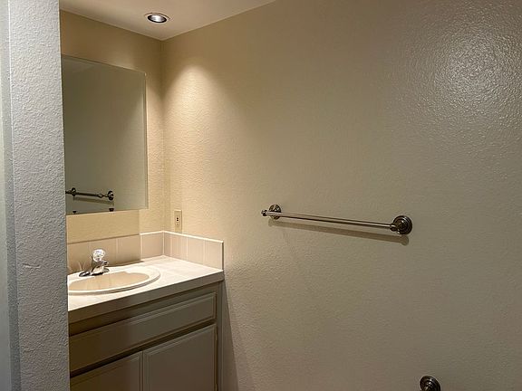5th image of 1652 Sunset Cliffs Blvd