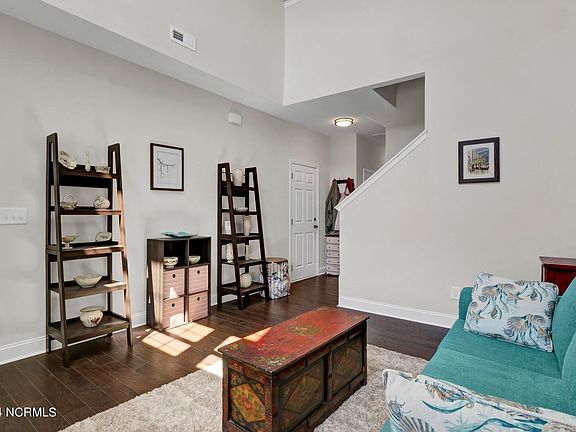 5th image of 352 Trevally Court