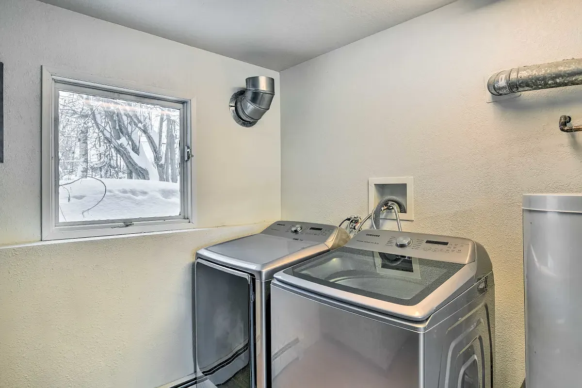 4 bed, 1872 sqft, $3,400 — Photo 1