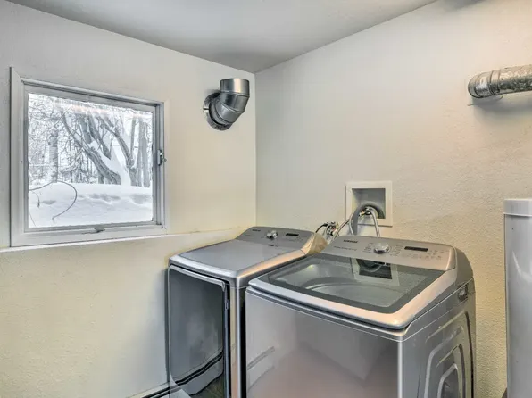 4020 Crosson Dr, Anchorage, AK 99517