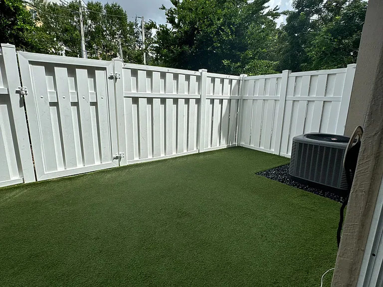 111 Riviera Cir — Photo 18