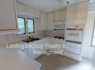 317 Lamplighter Cir, Winston Salem, NC 27104