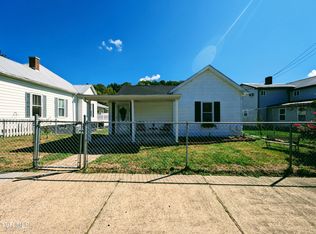 120 10th St NW, Norton, VA 24273