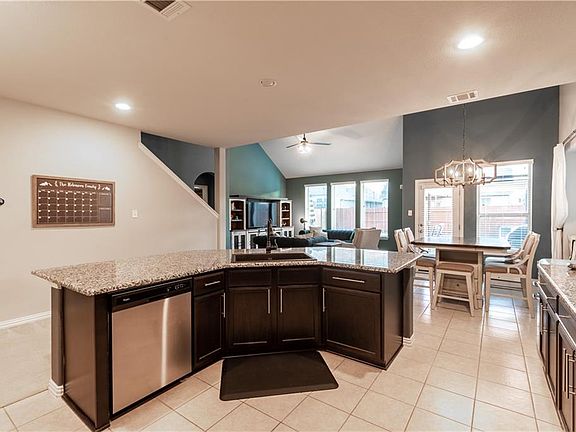 4th image of 632 Vista Gardens Dr