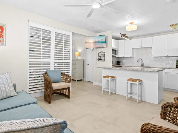 14212 E Parsley Dr APT 1, Madeira Beach, FL 33708