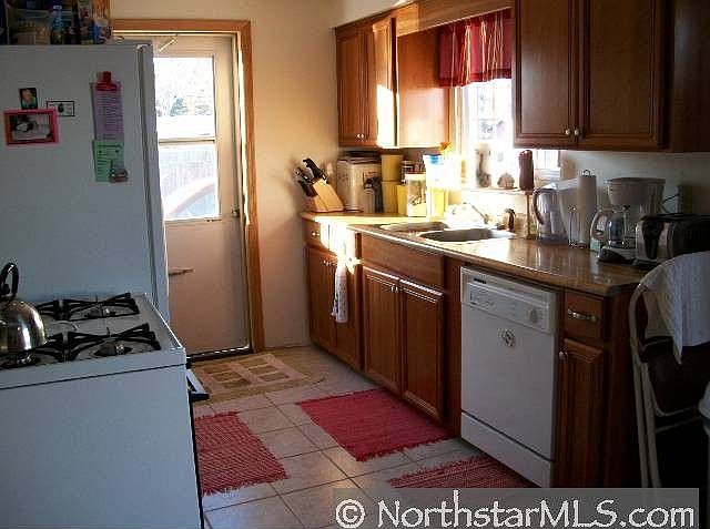 2nd image of 1327 133rd Ln NE