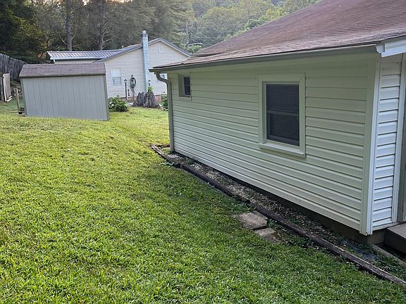 2nd image of 19 Rector St