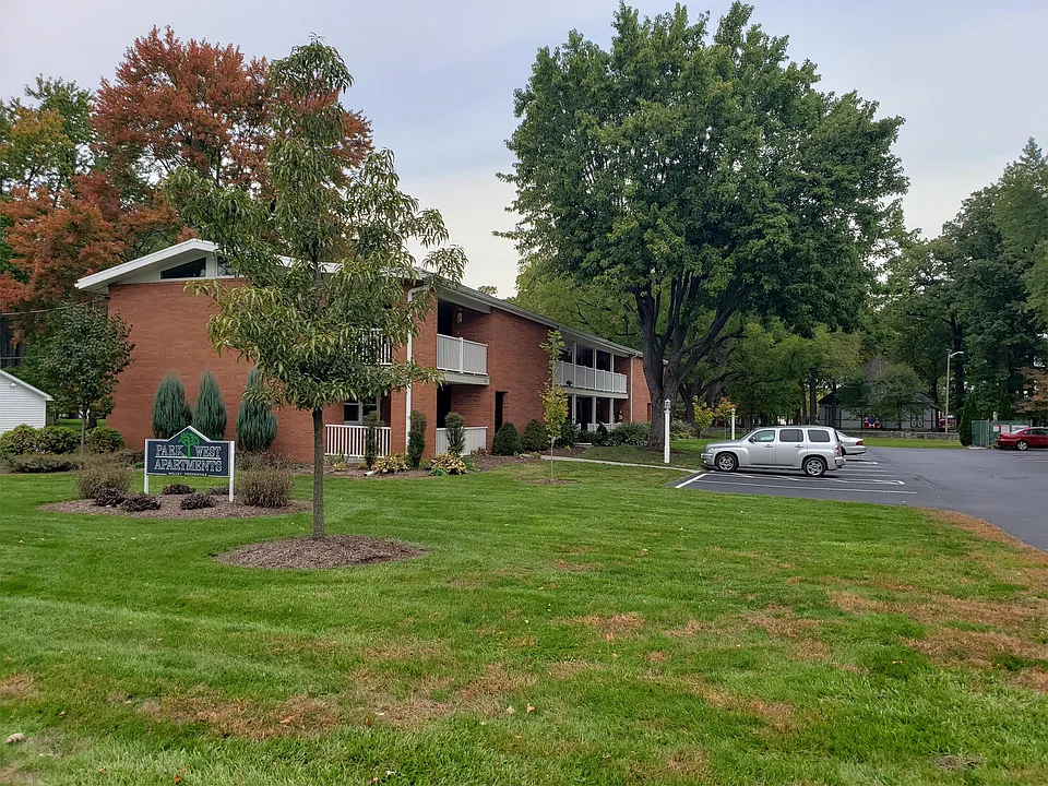 604-608 Conneaut Ave