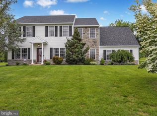 407 Harmony Ln, Douglassville, PA 19518