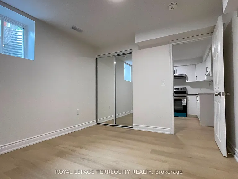 138 Cranston Ave — Photo 6