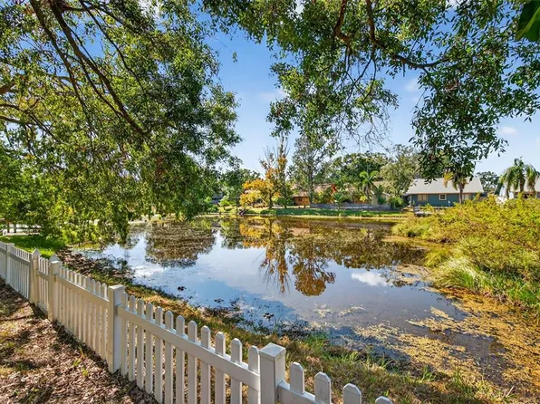 1706 Whispering Dr E, Largo, FL 33771