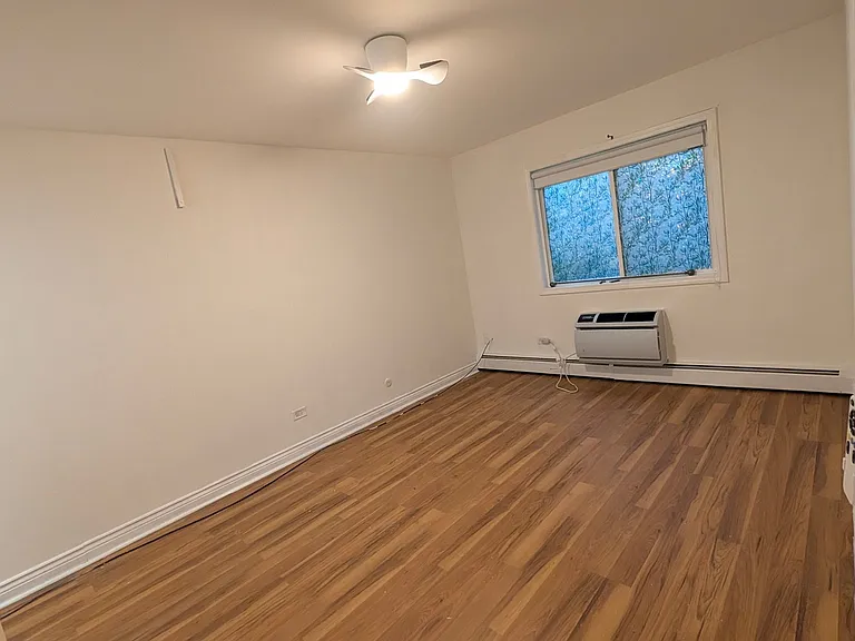 6361 N Paulina St #1B — Photo 8