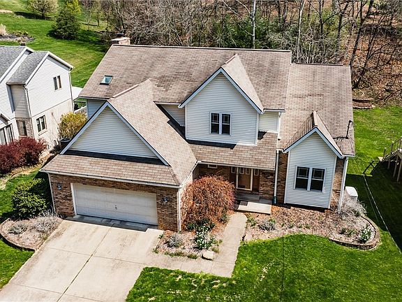 3rd image of 1600 Lakewood Cir