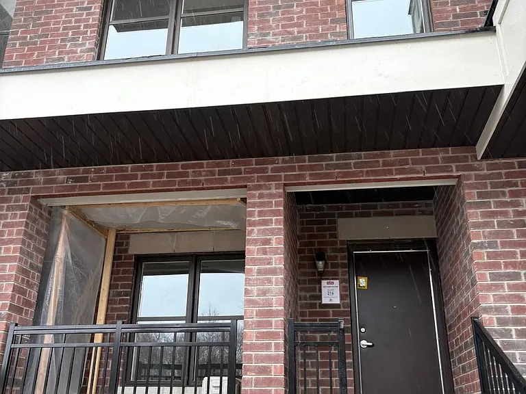 15100 Yonge St #211 — Photo 4