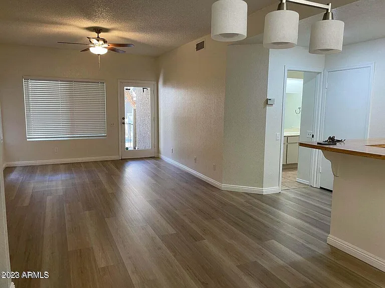 2035 S Elm St #117 — Photo 6